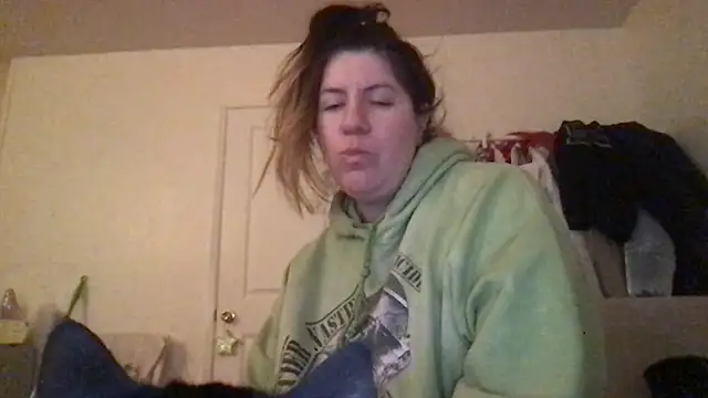 Snapshot of HYPHYtype chatting on September 27, 6:40 am HYPHYtype online show from September 27, 6:40 am