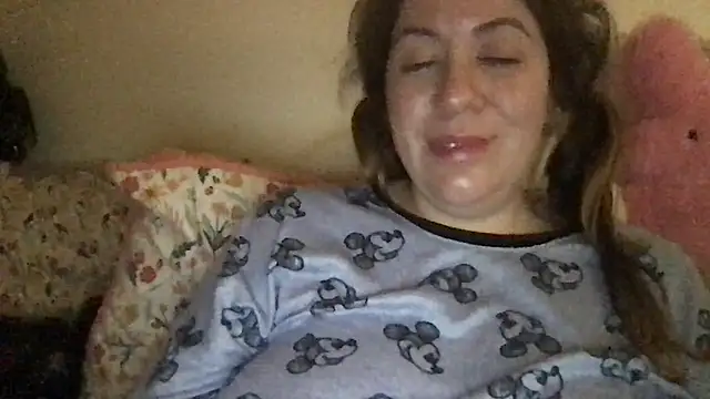 Snapshot of HYPHYtype chatting on September 28, 8:42 am HYPHYtype online show from September 28, 8:42 am