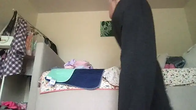 Snapshot of HYPHYtype chatting on September 29, 4:34 pm HYPHYtype online show from September 29, 4:34 pm