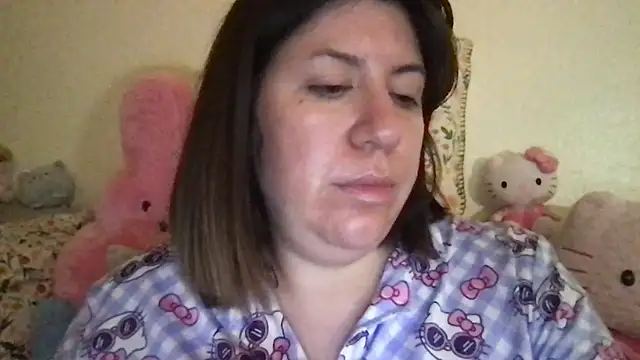 Snapshot of HYPHYtype chatting on November 18, 10:31 am HYPHYtype online show from November 18, 10:31 am