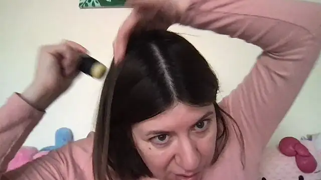 Snapshot of HYPHYtype chatting on November 25, 9:15 pm HYPHYtype online show from November 25, 9:15 pm