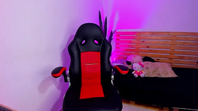 Snapshot of MaryJaneDove chatting on February 2, 2:59 am MaryJaneDove online show from February 2, 2:59 am