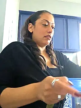 Nikkierosee online show from February 7, 4:00 pm