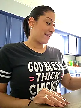 Snapshot of Nikkierosee chatting on March 7, 3:53 pm Nikkierosee online show from March 7, 3:53 pm