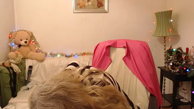 Snapshot of BlairFort chatting on December 28, 3:48 pm BlairFort online show from December 28, 3:48 pm