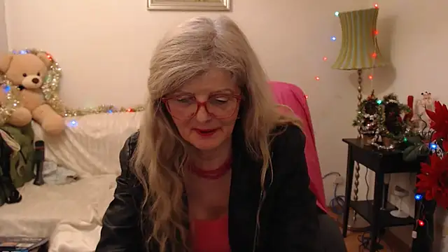 Snapshot of BlairFort chatting on January 4, 1:53 pm BlairFort online show from January 4, 1:53 pm