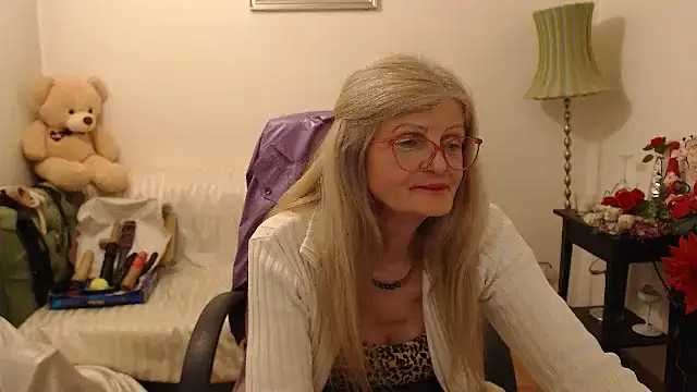 Snapshot of BlairFort chatting on March 3, 7:06 pm BlairFort online show from March 3, 7:06 pm