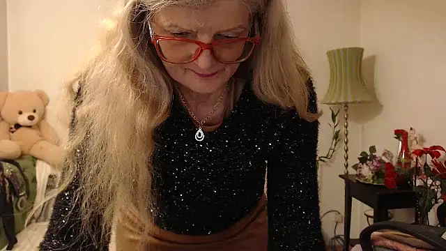 Snapshot of BlairFort chatting on October 1, 4:13 pm BlairFort online show from October 1, 4:13 pm