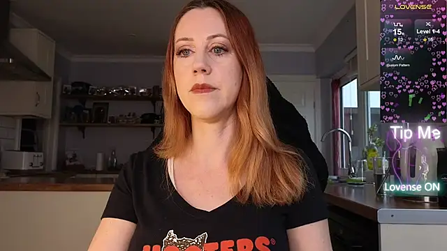Snapshot of stripmequick chatting on February 10, 9:57 am stripmequick online show from February 10, 9:57 am
