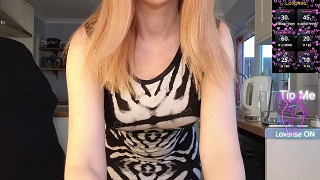 Snapshot of stripmequick chatting on February 16, 9:38 am stripmequick online show from February 16, 9:38 am