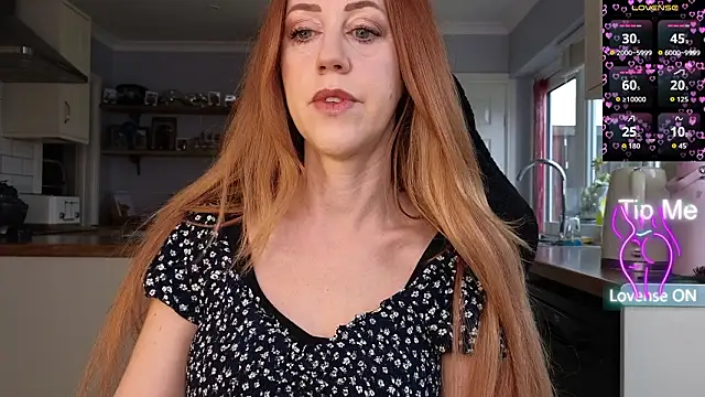 Snapshot of stripmequick chatting on March 12, 10:10 am stripmequick online show from March 12, 10:10 am