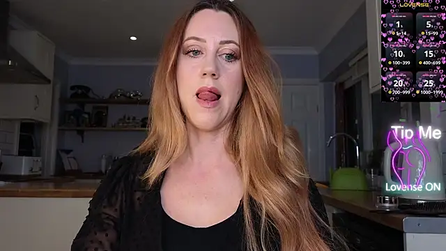 Snapshot of stripmequick chatting on March 17, 8:01 pm stripmequick online show from March 17, 8:01 pm