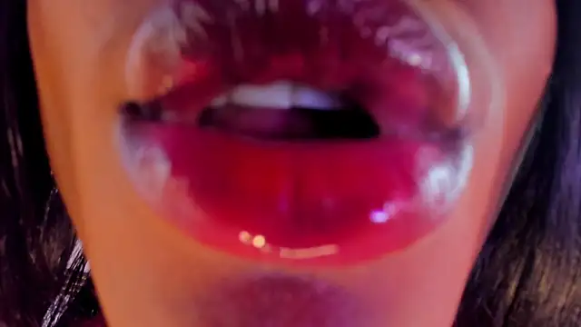 Snapshot of AdharaHills chatting on November 28, 7:38 pm AdharaHills online show from November 28, 7:38 pm