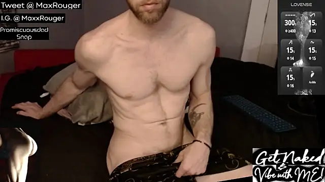 Snapshot of MaxRouger chatting on February 6, 12:11 am MaxRouger online show from February 6, 12:11 am