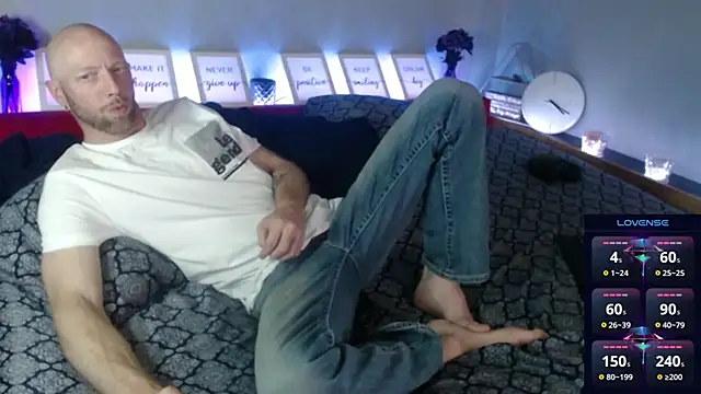 Snapshot of MaxRouger chatting on September 10, 3:50 am MaxRouger online show from September 10, 3:50 am