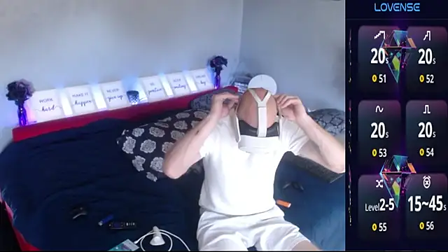 Snapshot of MaxRouger chatting on September 26, 7:18 pm MaxRouger online show from September 26, 7:18 pm