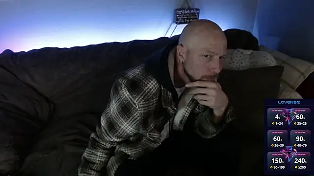 Snapshot of MaxRouger chatting on November 2, 6:49 am MaxRouger online show from November 2, 6:49 am