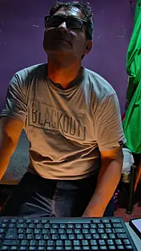 Snapshot of yandyaa chatting on April 12, 3:33 am yandyaa online show from April 12, 3:33 am