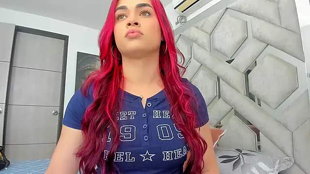 Snapshot of alexandra_fire69x chatting on April 17, 2:31 pm alexandra fire69x online show from April 17, 2:31 pm