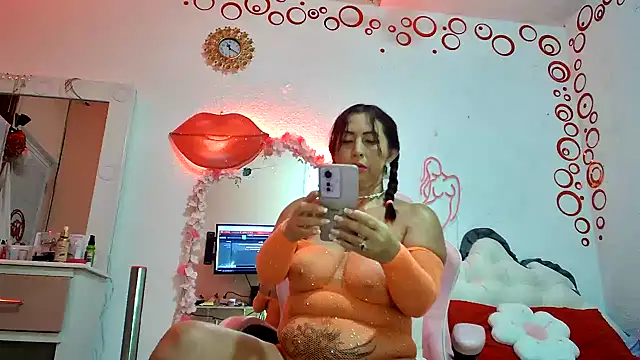 Snapshot of Dulce_Maria05 chatting on February 2, 4:22 pm Dulce Maria05 online show from February 2, 4:22 pm