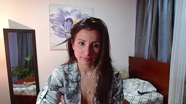 vanessabrown  online show from February 1, 9:29 pm