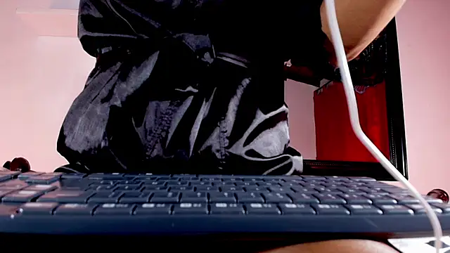 sofi decker online show from March 14, 3:04 am