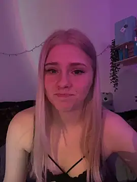 Blueeyezz0 online show from February 25, 8:40 pm