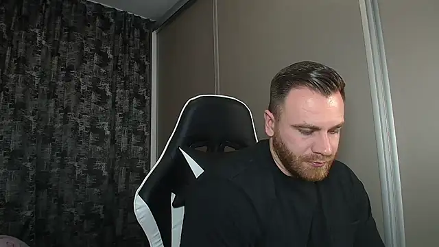 Thori92 online show from March 4, 8:38 pm