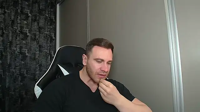 Thori92 online show from April 8, 5:46 pm