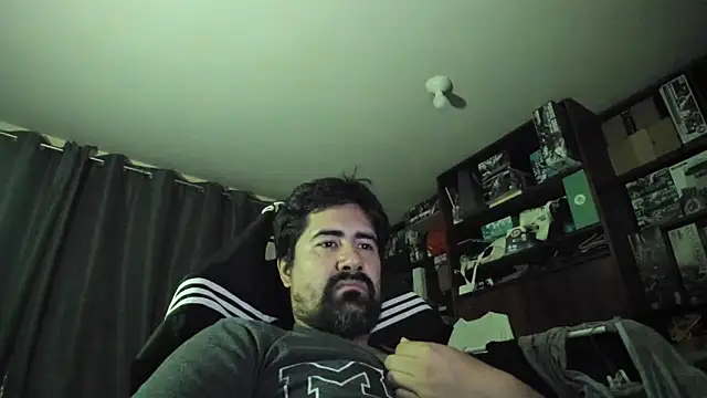 Snapshot of VonDoomdelToro chatting on June 15, 6:26 am VonDoomdelToro online show from June 15, 6:26 am