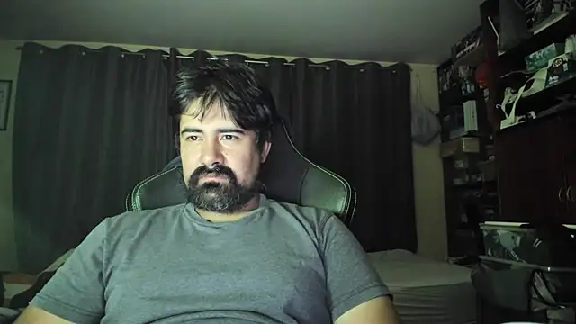 Snapshot of VonDoomdelToro chatting on July 2, 6:19 am VonDoomdelToro online show from July 2, 6:19 am