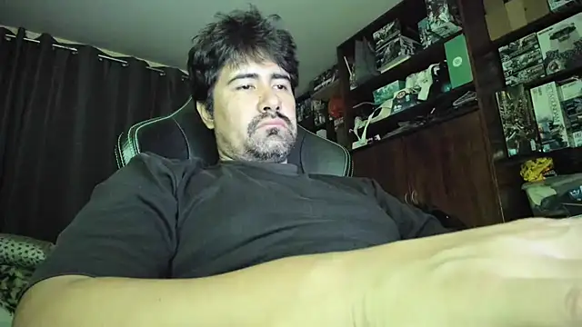 Snapshot of VonDoomdelToro chatting on July 14, 5:56 am VonDoomdelToro online show from July 14, 5:56 am
