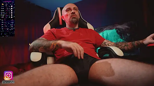 Snapshot of LuckyAlexx chatting on February 12, 4:24 pm LuckyAlexx online show from February 12, 4:24 pm