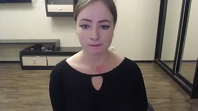 Snapshot of Laralianna chatting on December 11, 1:17 pm Laralianna online show from December 11, 1:17 pm