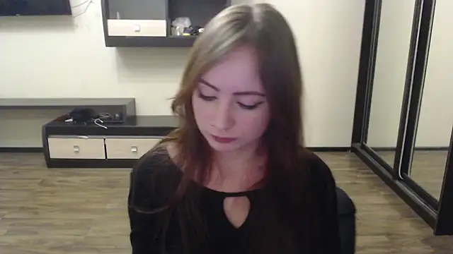 Snapshot of Laralianna chatting on December 11, 7:25 pm Laralianna online show from December 11, 7:25 pm