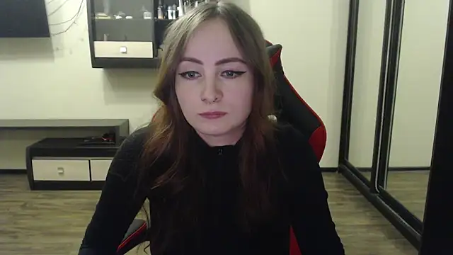 Snapshot of Laralianna chatting on February 21, 4:37 pm Laralianna online show from February 21, 4:37 pm