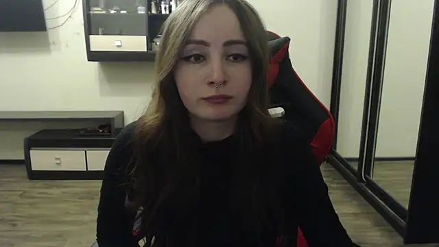 Snapshot of Laralianna chatting on February 21, 7:43 pm Laralianna online show from February 21, 7:43 pm