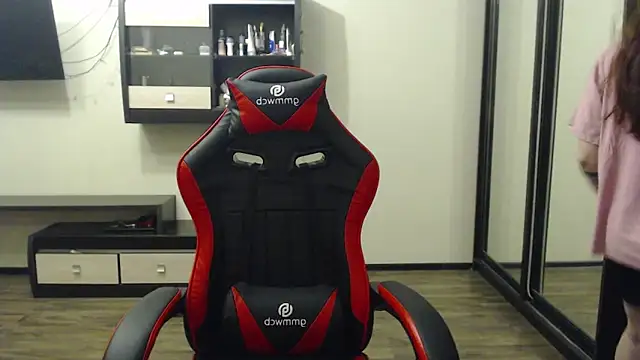 Snapshot of Laralianna chatting on February 22, 7:58 pm Laralianna online show from February 22, 7:58 pm