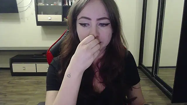 Snapshot of Laralianna chatting on February 25, 4:00 pm Laralianna online show from February 25, 4:00 pm