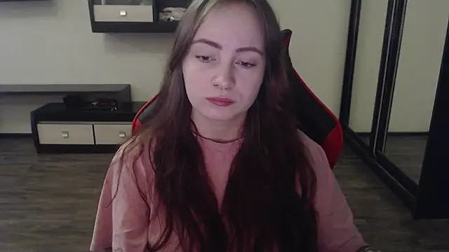 Snapshot of Laralianna chatting on March 19, 8:45 am Laralianna online show from March 19, 8:45 am