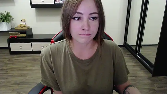 Snapshot of Laralianna chatting on September 8, 4:28 pm Laralianna online show from September 8, 4:28 pm