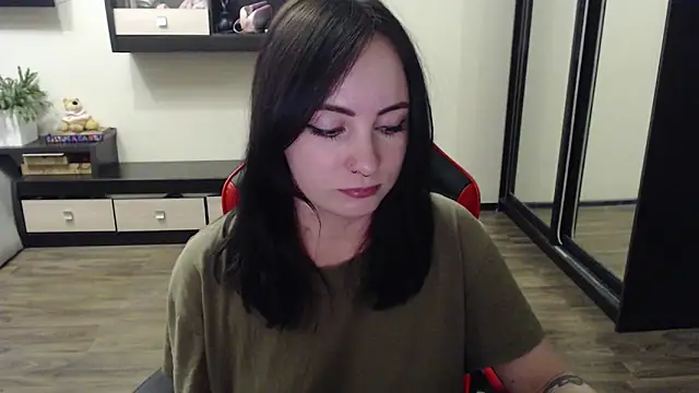 Snapshot of Laralianna chatting on October 10, 5:01 pm Laralianna online show from October 10, 5:01 pm