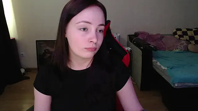 Snapshot of Laralianna chatting on April 22, 1:45 pm Laralianna online show from April 22, 1:45 pm