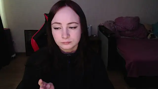 Snapshot of Laralianna chatting on April 30, 5:03 am Laralianna online show from April 30, 5:03 am