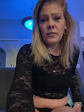 Snapshot of Lexi_Shocker chatting on March 22, 3:09 am Lexi Shocker online show from March 22, 3:09 am