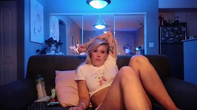 Snapshot of Lexi_Shocker chatting on September 10, 6:24 am Lexi Shocker online show from September 10, 6:24 am
