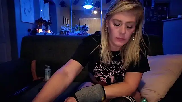 Snapshot of Lexi_Shocker chatting on September 25, 7:12 am Lexi Shocker online show from September 25, 7:12 am
