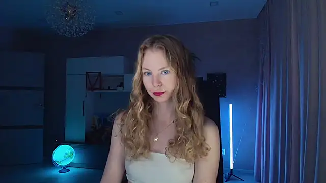 Snapshot of Cuddle_Cat chatting on December 1, 4:39 am Cuddle Cat online show from December 1, 4:39 am