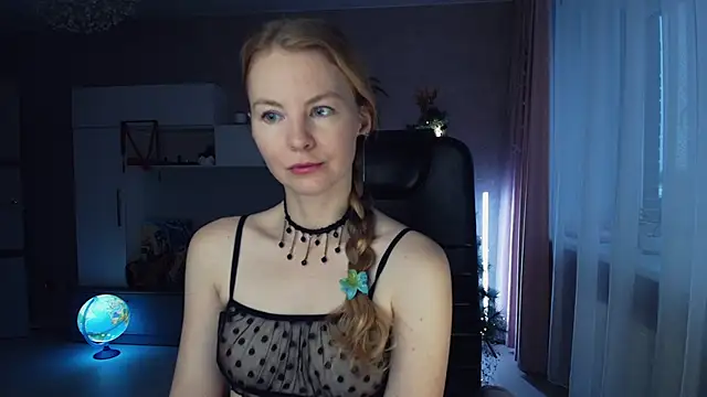 Snapshot of Cuddle_Cat chatting on December 20, 6:20 am Cuddle Cat online show from December 20, 6:20 am