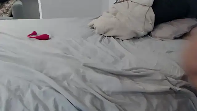 sweeti Em online show from October 27, 6:56 pm